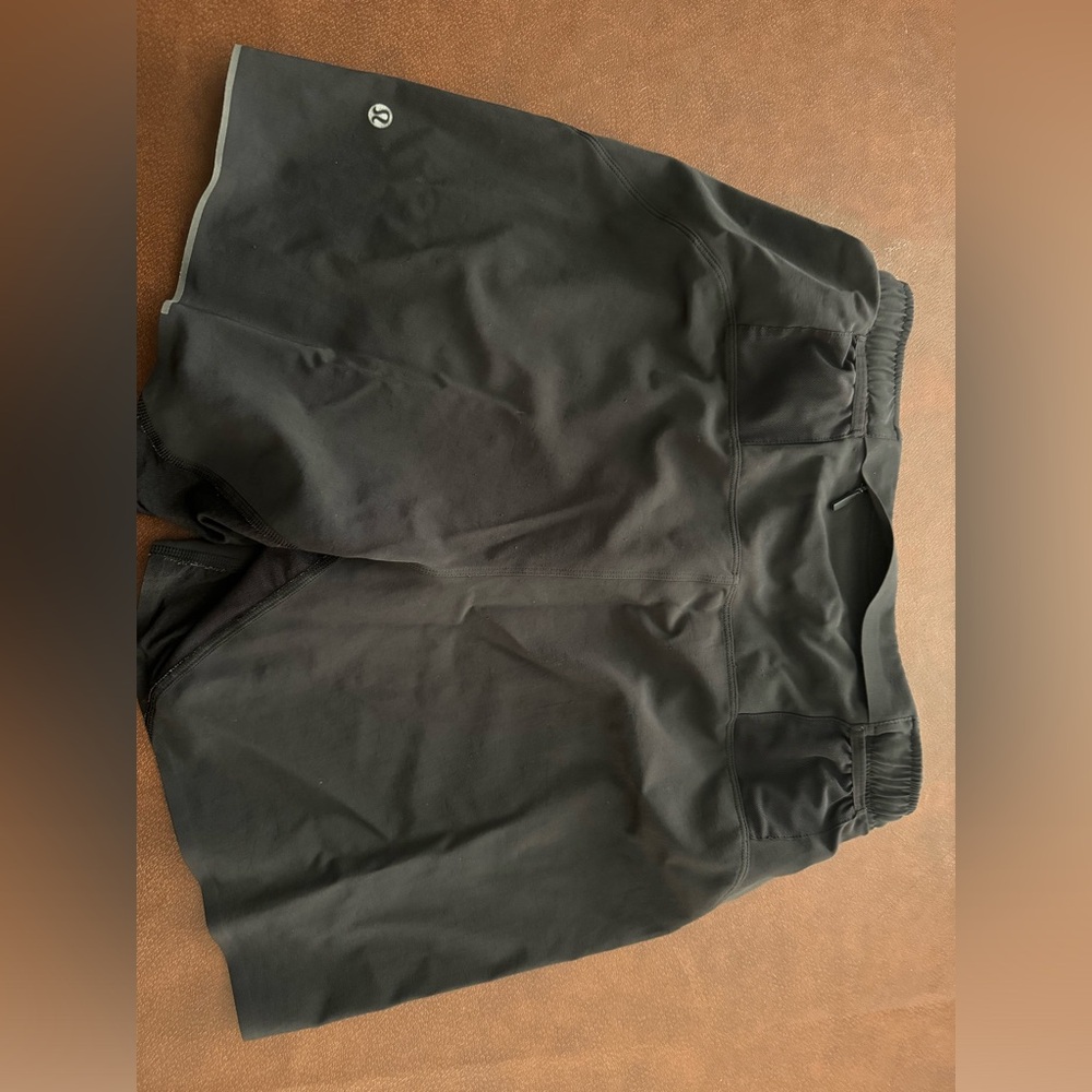 Lululemon black womens shorts size small